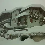 Hotel Les Seracs 2*